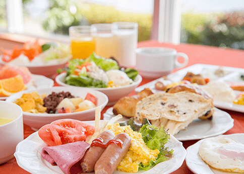 和食と洋食の人気メニューを約40種ご用意